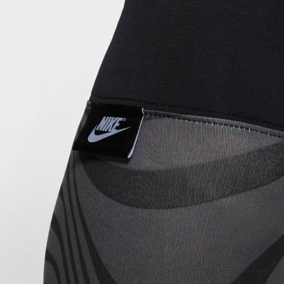 Nike Air MAX Bike Shorts - Picture 7 of 10